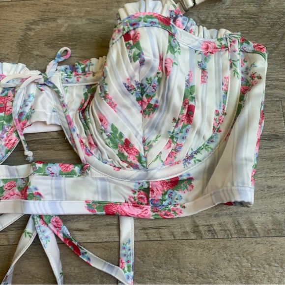 For Love and Lemons Floral Satin Pleated Bustier Bra - Picture 8 of 14
